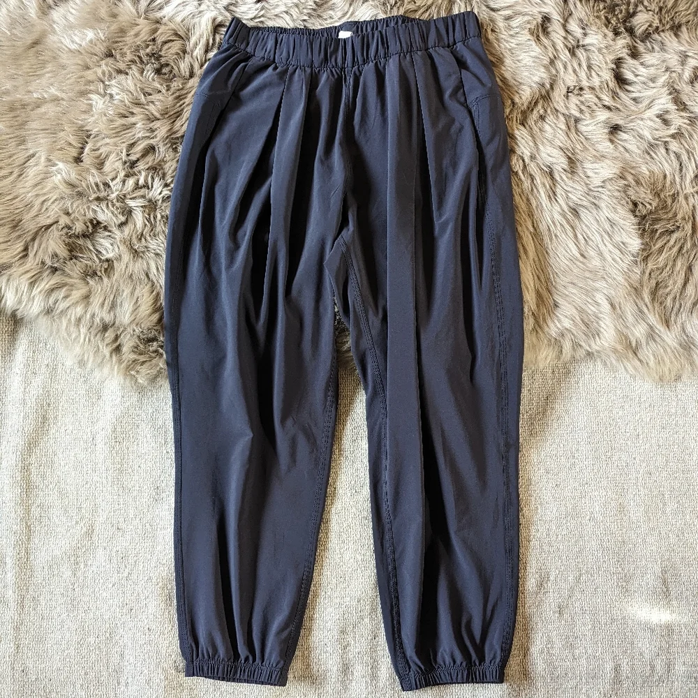 Lululemon Sunset Joggers - Picture 1 of 6